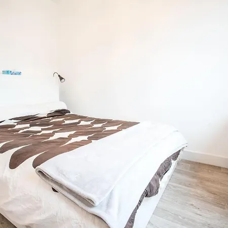 Nice Bright Apartment Near Nation *