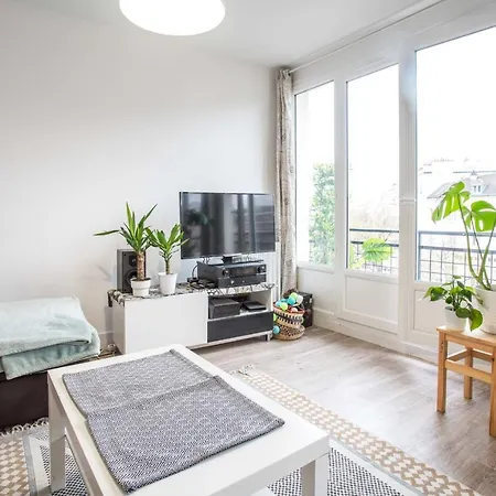 Nice Bright Apartment Near Nation